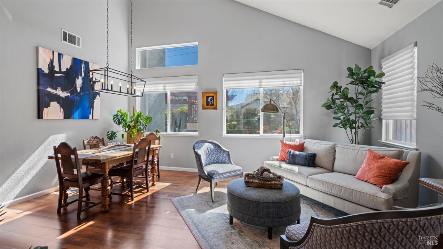 Detail Gallery Image 8 of 79 For 5244 Tuscany Dr, Fairfield,  CA 94534 - 4 Beds | 2/1 Baths