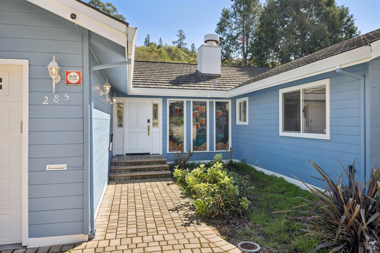 Detail Gallery Image 7 of 46 For 285 Cascade Dr, Fairfax,  CA 94930 - 4 Beds | 2 Baths