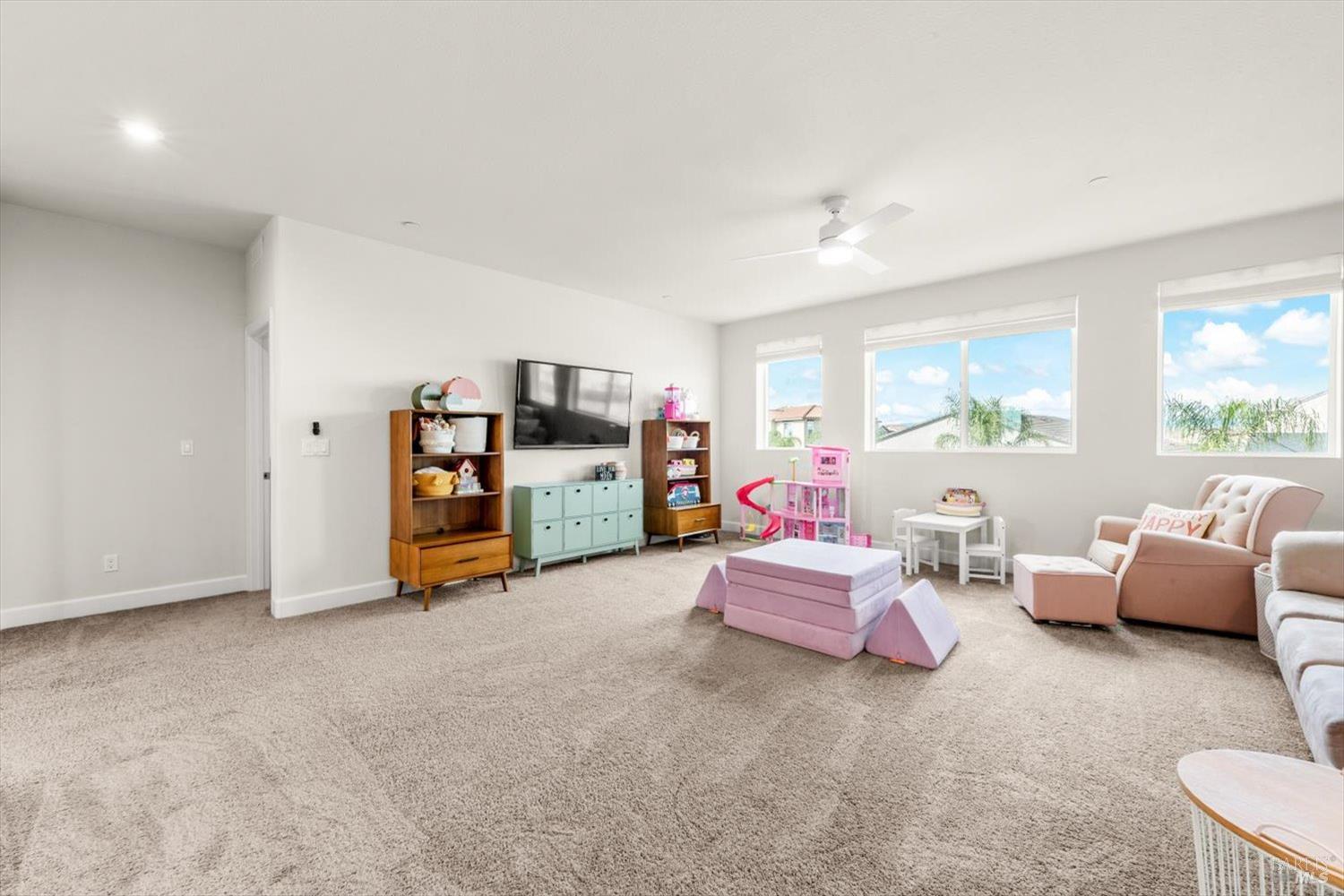 Detail Gallery Image 51 of 97 For 710 Fielding Way, Dixon,  CA 95620 - 5 Beds | 4 Baths