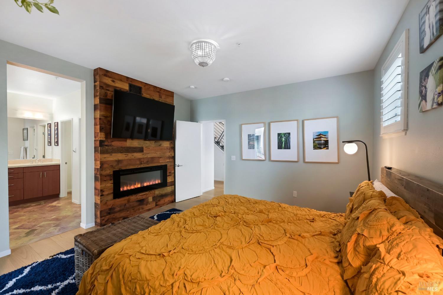 Detail Gallery Image 6 of 44 For 426 1st St, Petaluma,  CA 94952 - 3 Beds | 2/1 Baths