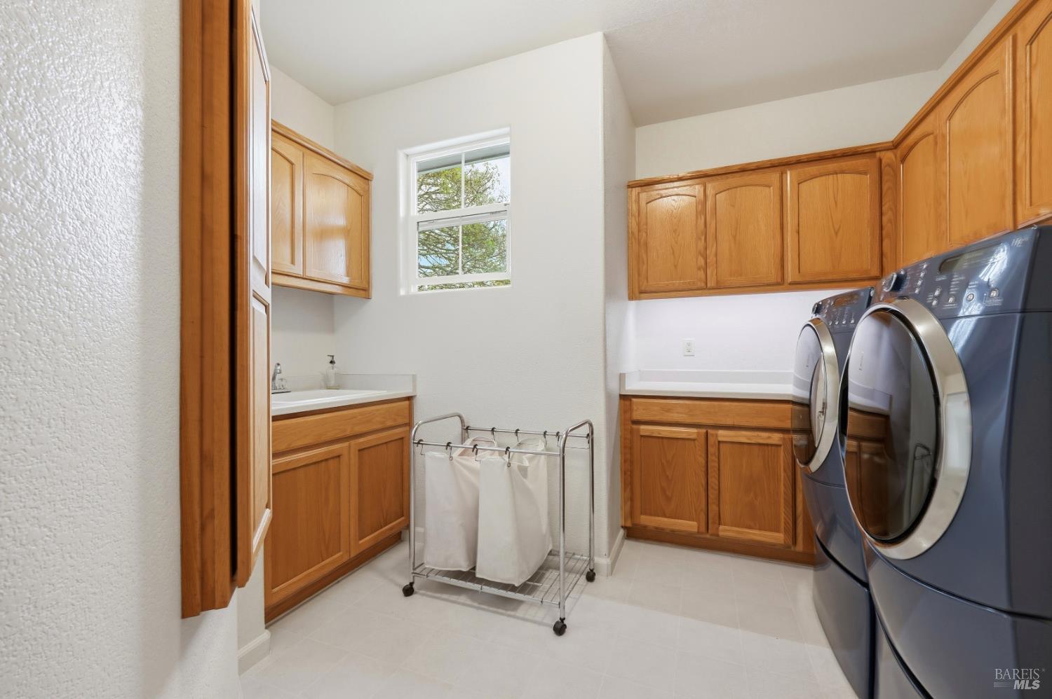 Detail Gallery Image 29 of 33 For 7576 Meadowlark Dr, Sebastopol,  CA 95472 - 5 Beds | 3/1 Baths