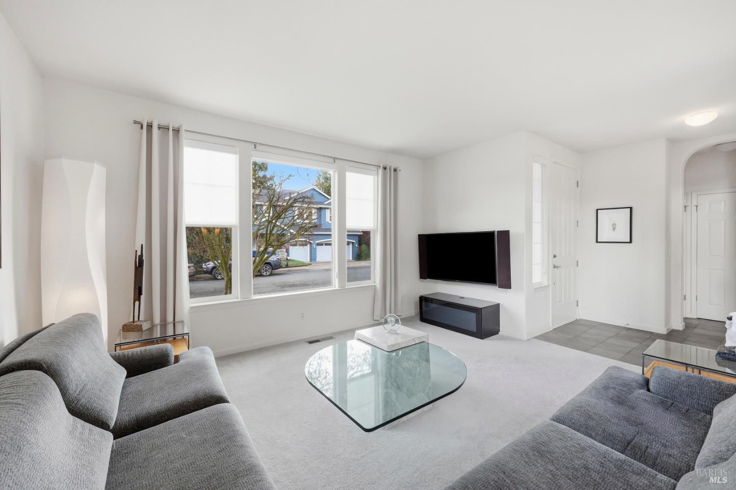 Detail Gallery Image 3 of 33 For 7576 Meadowlark Dr, Sebastopol,  CA 95472 - 5 Beds | 3/1 Baths