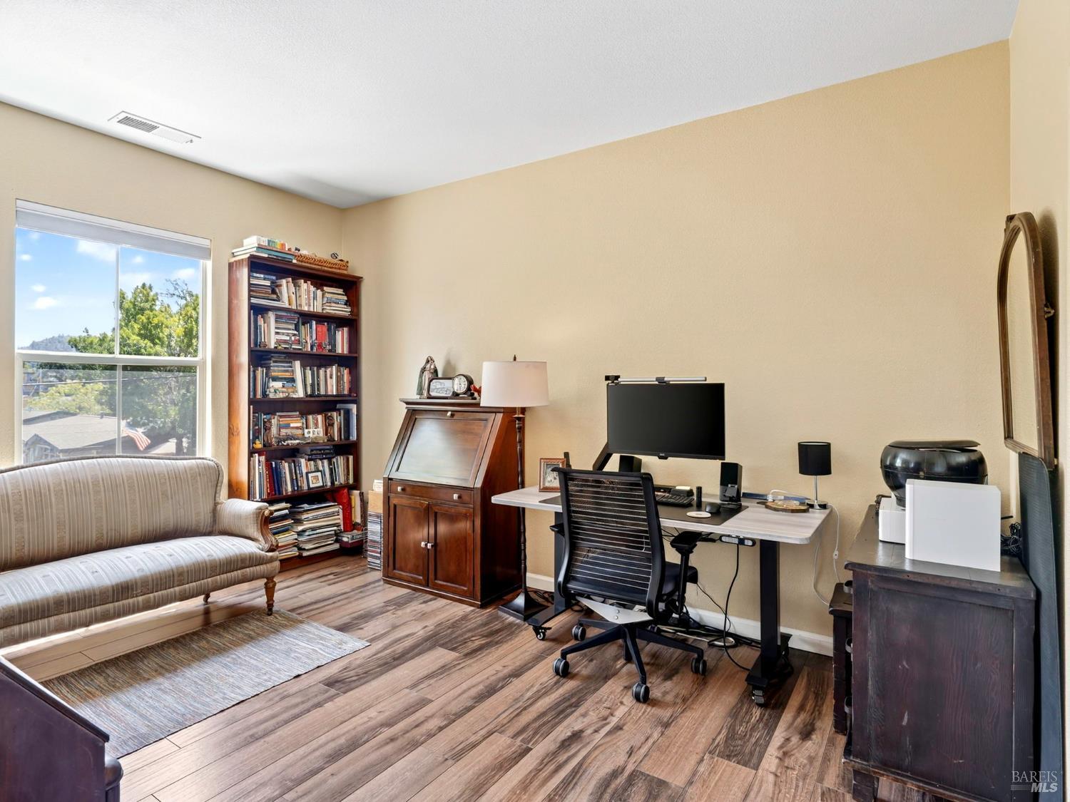 Detail Gallery Image 36 of 48 For 180 Healdsburg Ave a,  Cloverdale,  CA 95425 - 3 Beds | 2/1 Baths