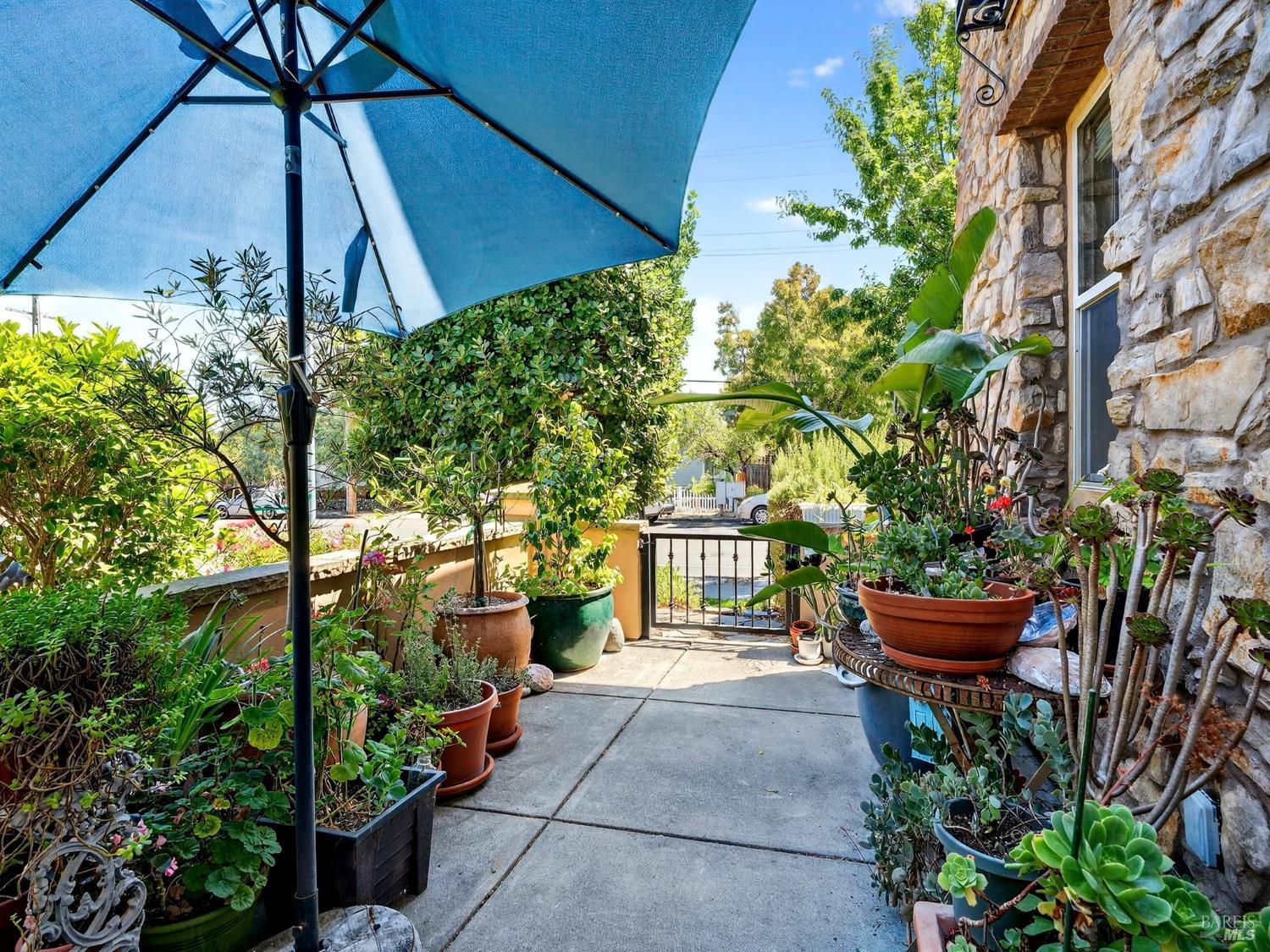 Detail Gallery Image 40 of 48 For 180 Healdsburg Ave a,  Cloverdale,  CA 95425 - 3 Beds | 2/1 Baths