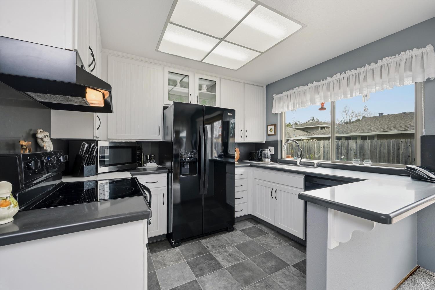 Detail Gallery Image 2 of 25 For 1091 Cayetano Dr, Napa,  CA 94559 - 3 Beds | 2 Baths