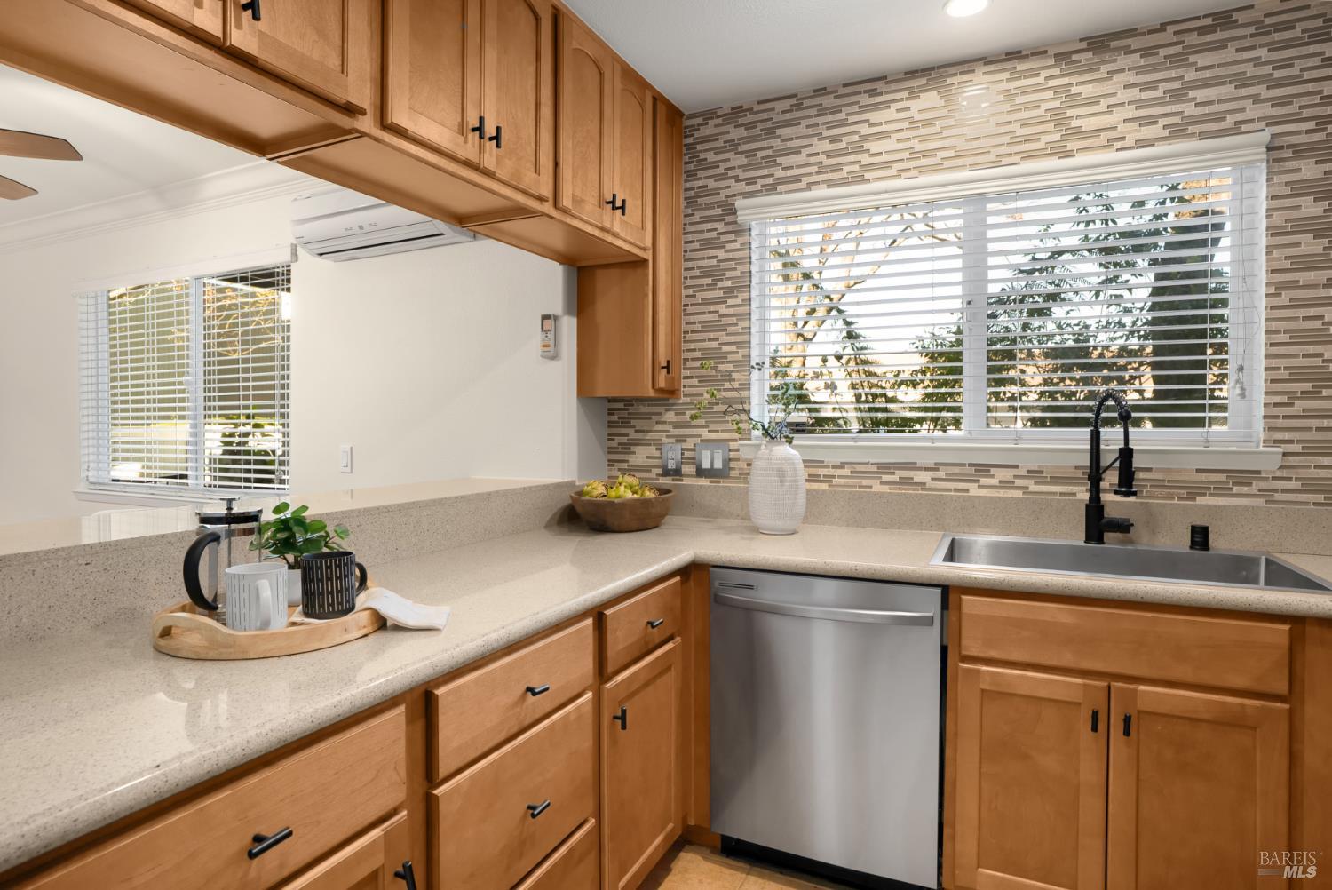 Detail Gallery Image 11 of 42 For 225 Burt St #3,  Santa Rosa,  CA 95407 - 2 Beds | 2 Baths