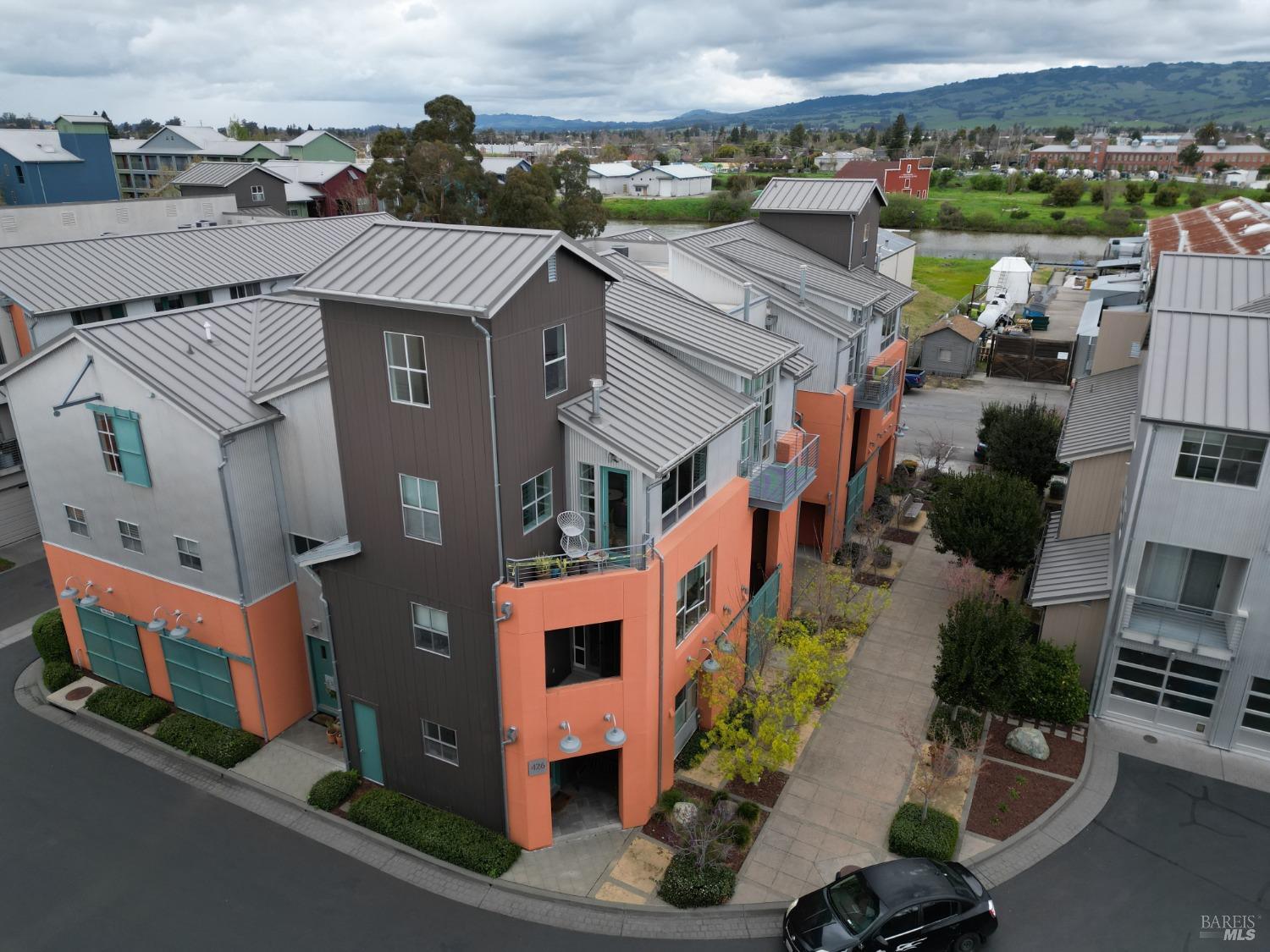 Detail Gallery Image 39 of 44 For 426 1st St, Petaluma,  CA 94952 - 3 Beds | 2/1 Baths