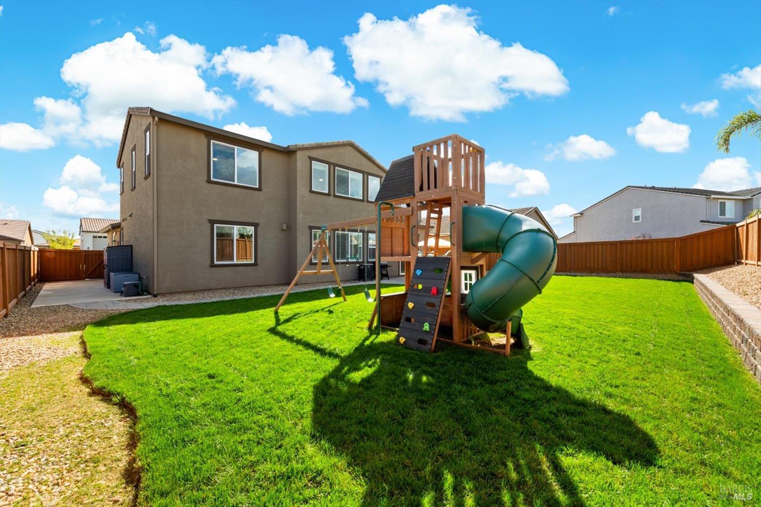 Detail Gallery Image 75 of 97 For 710 Fielding Way, Dixon,  CA 95620 - 5 Beds | 4 Baths