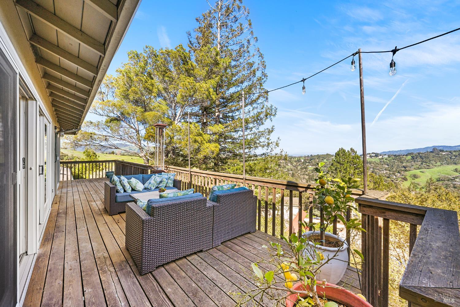 Detail Gallery Image 25 of 65 For 115 Oak Springs Dr, San Anselmo,  CA 94960 - 4 Beds | 3 Baths