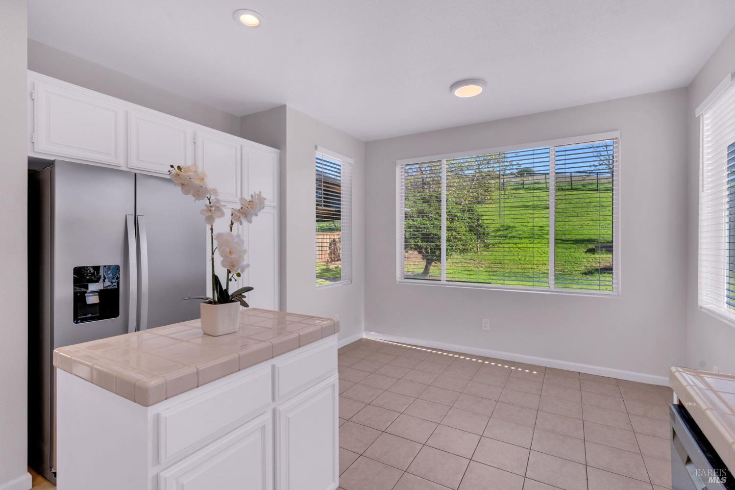 Detail Gallery Image 20 of 61 For 1014 Sandhurst Dr, Vallejo,  CA 94591 - 4 Beds | 3 Baths