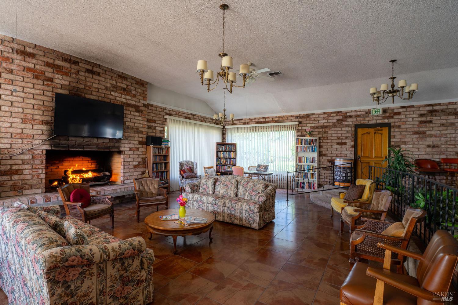 Detail Gallery Image 59 of 62 For 32 Yorkshire Dr, Santa Rosa,  CA 95401 - 3 Beds | 2 Baths