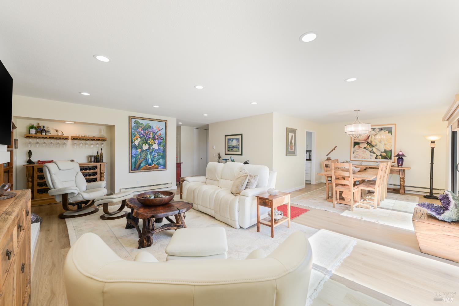 Detail Gallery Image 8 of 23 For 4 Greenwood Cv #F,  Tiburon,  CA 94920 - 2 Beds | 2 Baths