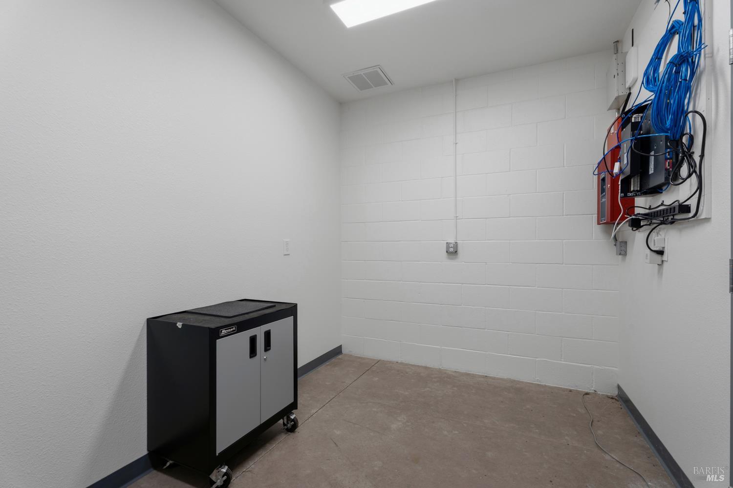 Detail Gallery Image 6 of 13 For 1117 Commerce Dr, Ukiah,  CA 95482 - – Beds | – Baths