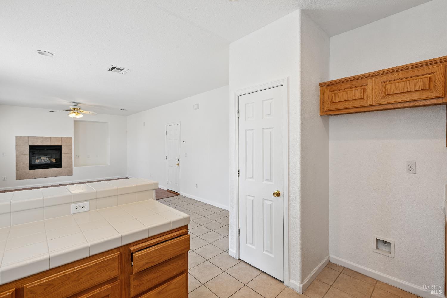 Detail Gallery Image 16 of 46 For 231 Roundhill Ct, Vacaville,  CA 95687 - 3 Beds | 2/1 Baths