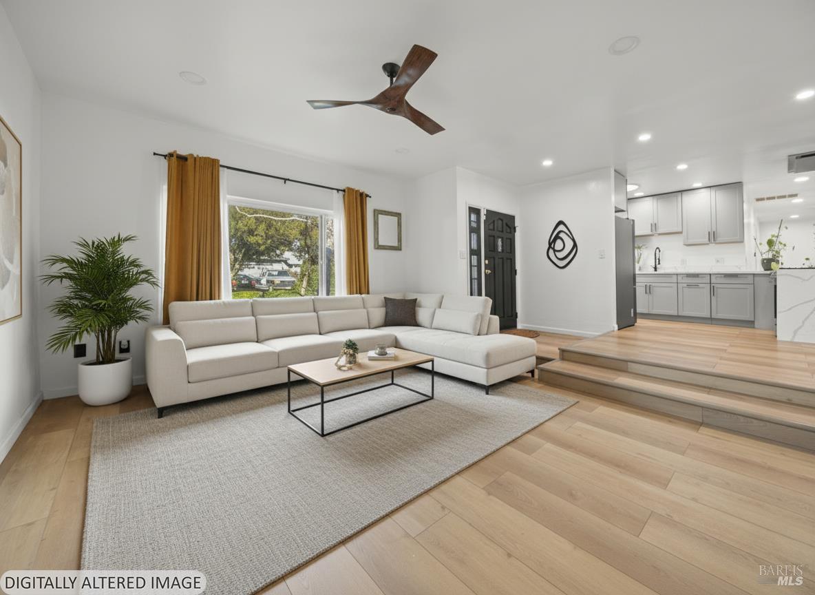 Detail Gallery Image 4 of 63 For 120 E Lake Dr, Antioch,  CA 94509 - 4 Beds | 2 Baths