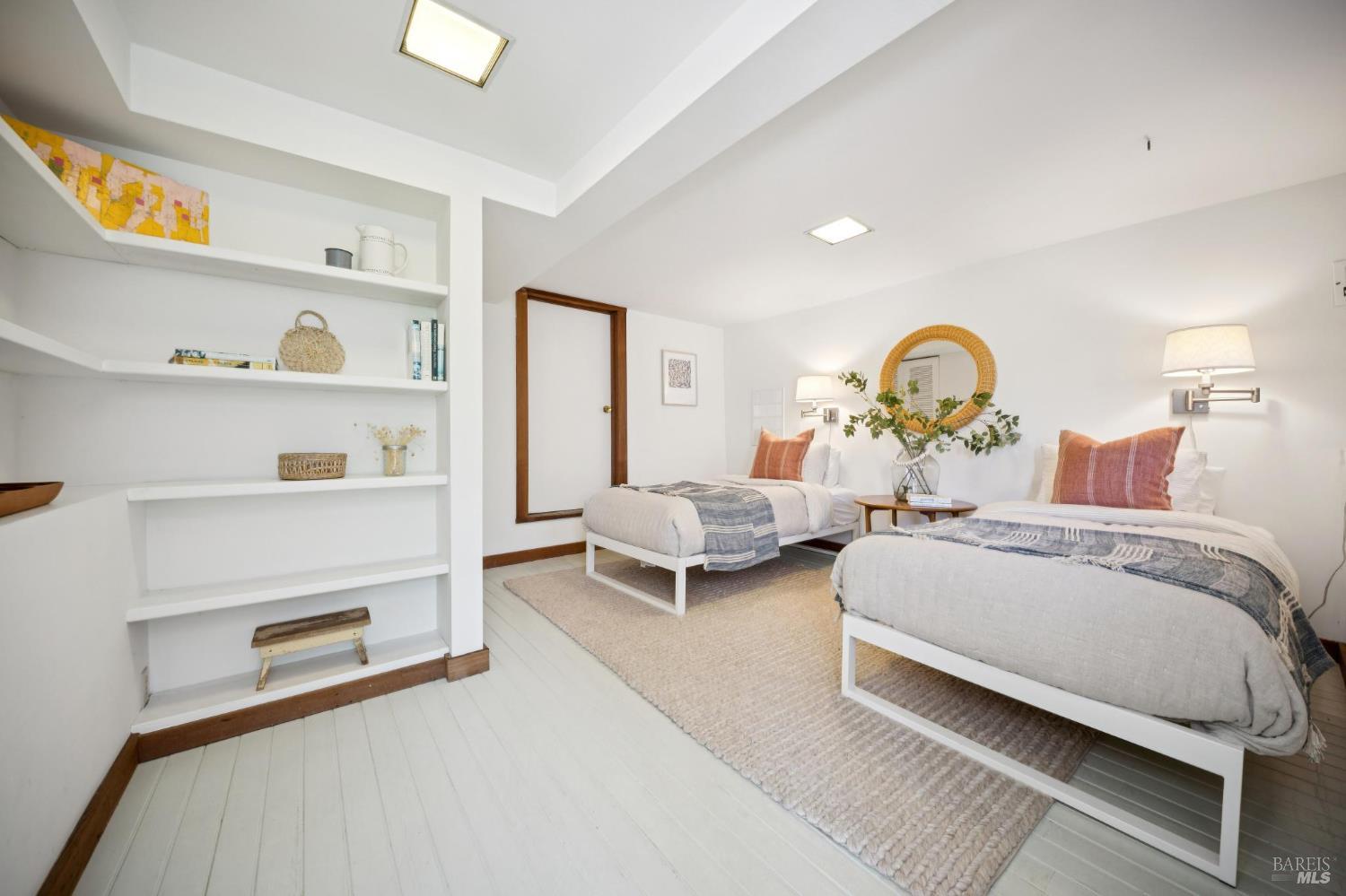 Detail Gallery Image 35 of 64 For 40 Laurel Ave, Stinson Beach,  CA 94970 - 4 Beds | 3 Baths