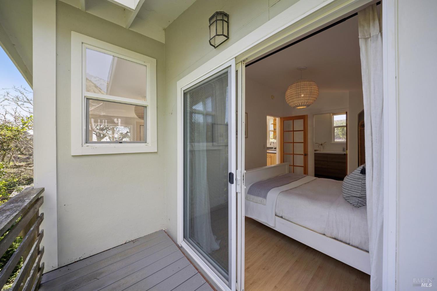 Detail Gallery Image 51 of 64 For 40 Laurel Ave, Stinson Beach,  CA 94970 - 4 Beds | 3 Baths