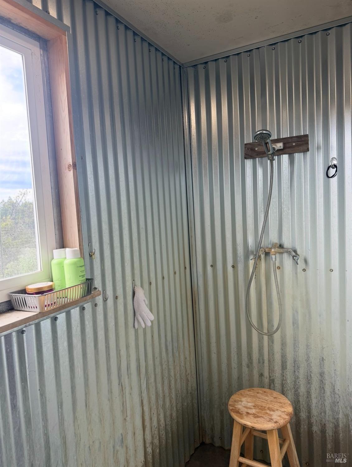 Detail Gallery Image 9 of 28 For 19450 Tomki Rd, Redwood Valley,  CA 95470 - – Beds | – Baths