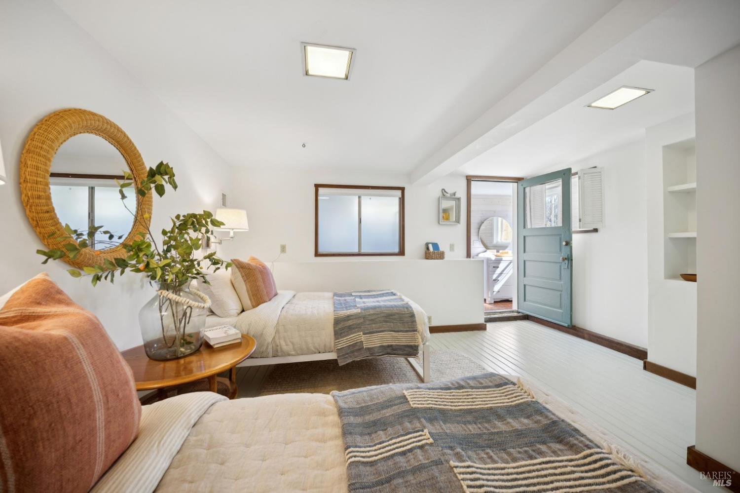 Detail Gallery Image 36 of 64 For 40 Laurel Ave, Stinson Beach,  CA 94970 - 4 Beds | 3 Baths