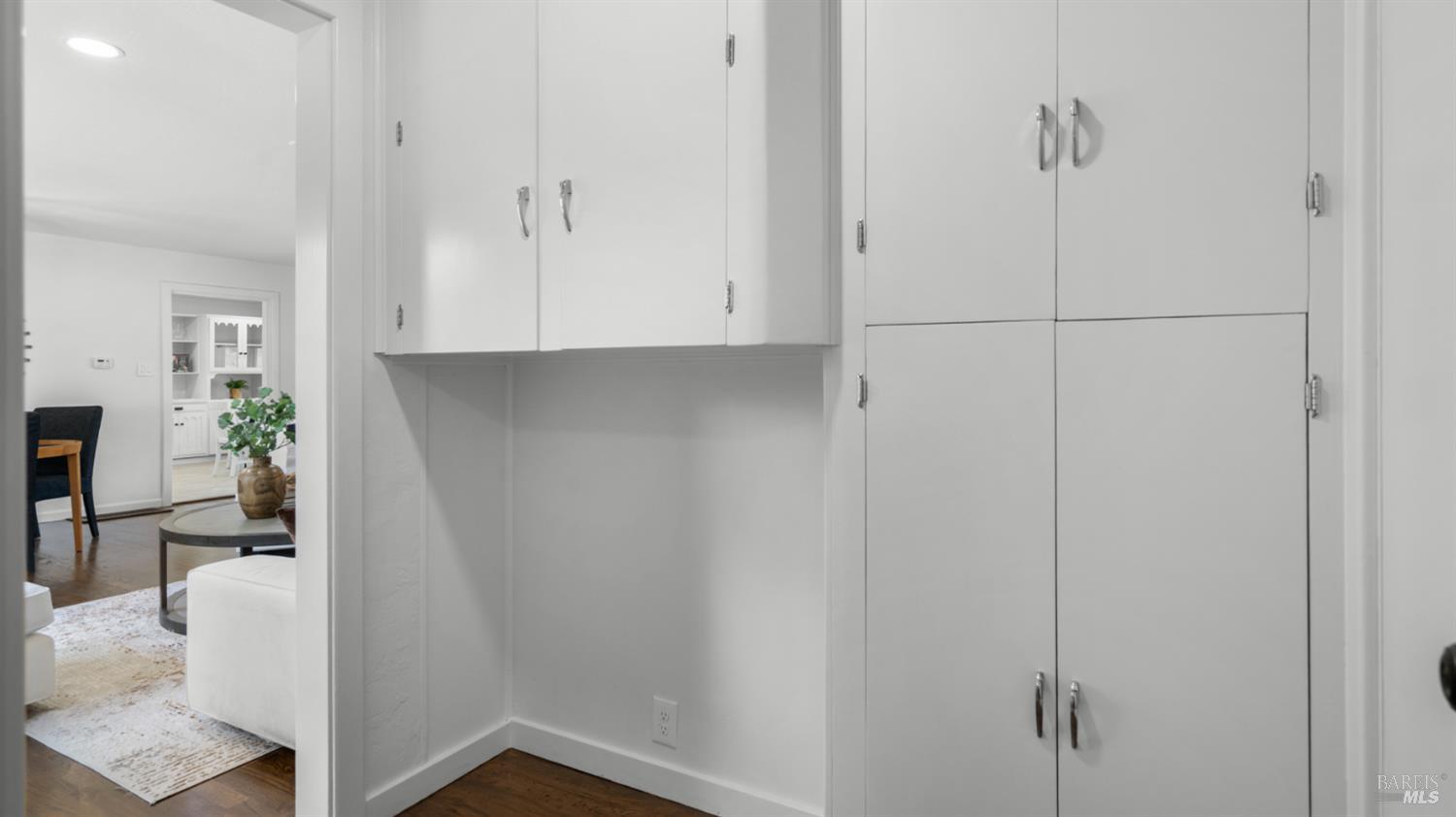 Detail Gallery Image 23 of 48 For 6 Sherwood Pl, Novato,  CA 94945 - 3 Beds | 1/1 Baths