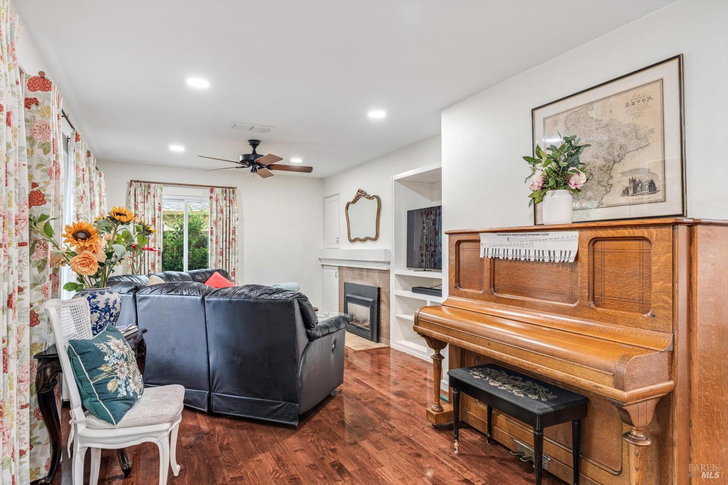 Detail Gallery Image 6 of 31 For 1378 Lubeck St, Sonoma,  CA 95476 - 3 Beds | 2/1 Baths