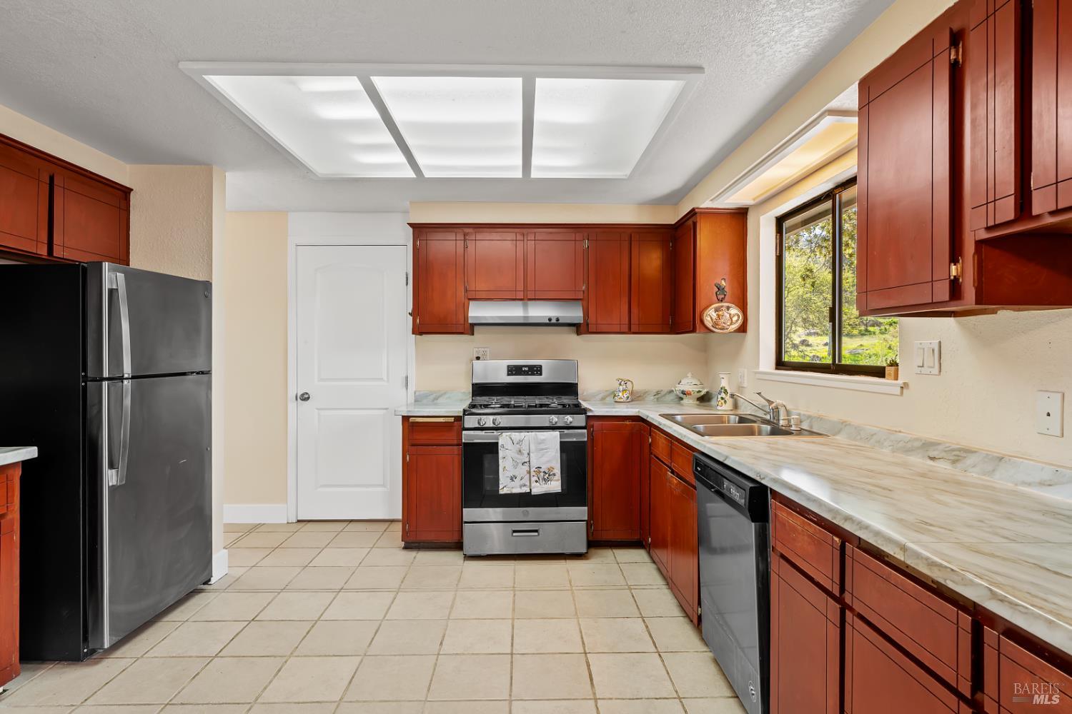 Detail Gallery Image 14 of 42 For 807 Deer Park Rd, Saint Helena,  CA 94574 - 3 Beds | 2 Baths