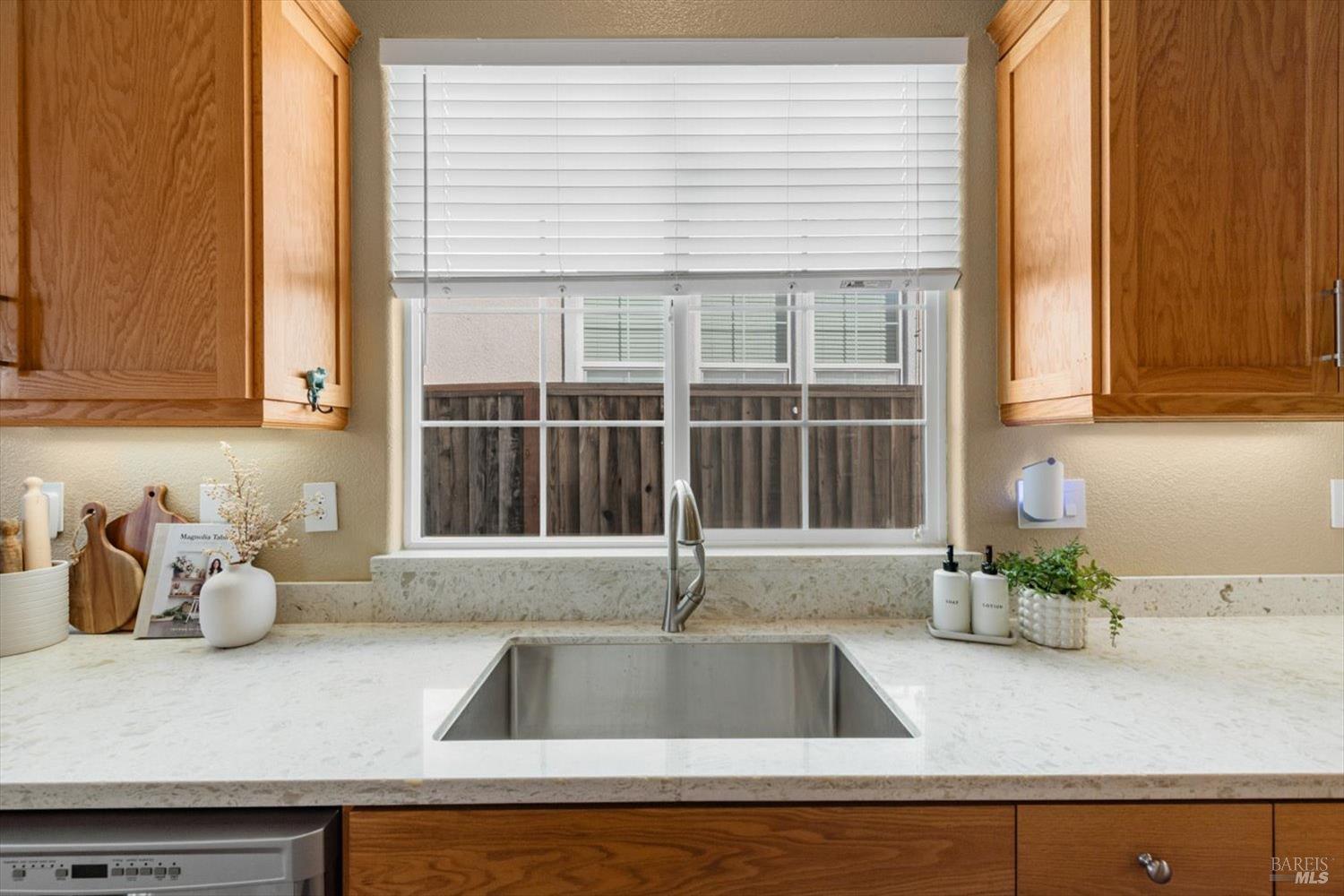 Detail Gallery Image 22 of 81 For 624 Emerald Hills Cir, Fairfield,  CA 94533 - 4 Beds | 3 Baths