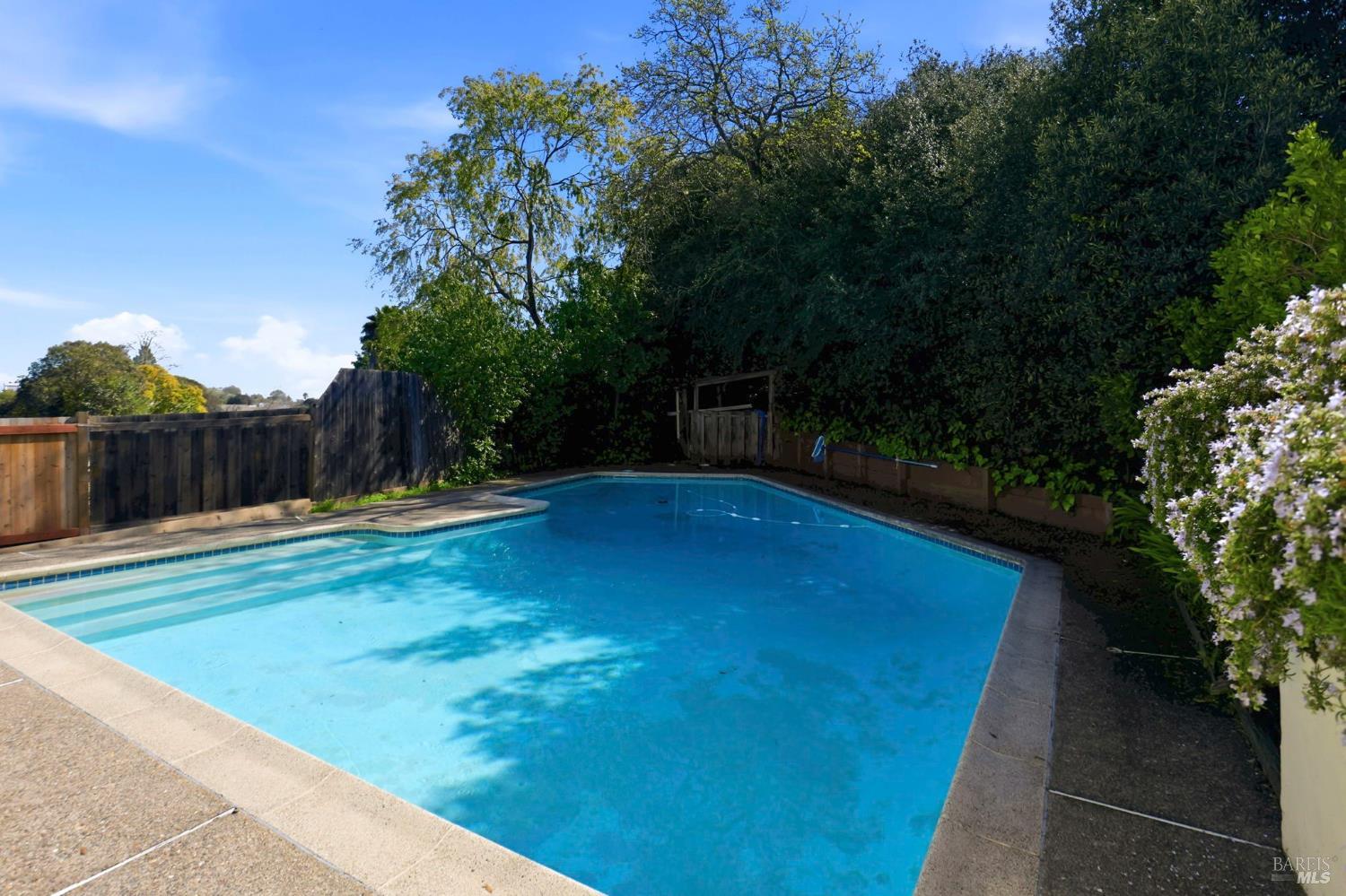 Detail Gallery Image 39 of 40 For 15 Alameda De La Loma Unkn, Novato,  CA 94949 - 3 Beds | 2/1 Baths