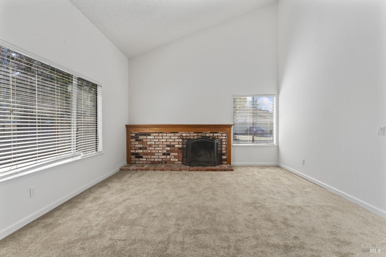 Detail Gallery Image 9 of 38 For 6498 Jacaranda St, Rohnert Park,  CA 94928 - 4 Beds | 2 Baths