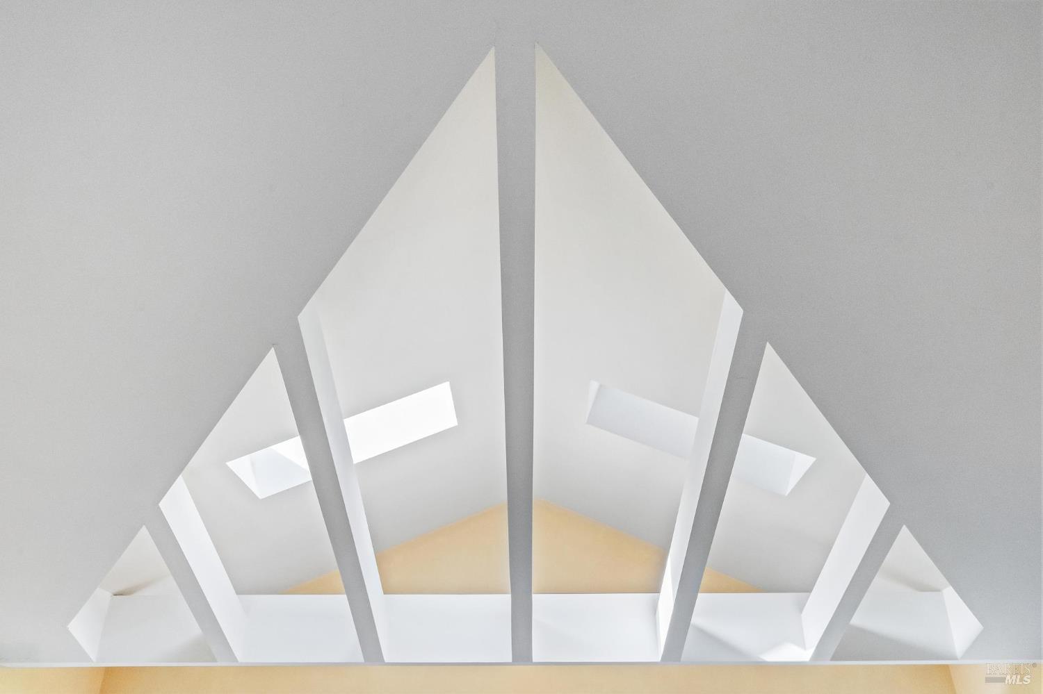 Detail Gallery Image 19 of 92 For 5855 Bodega Ave, Petaluma,  CA 94952 - 3 Beds | 2/1 Baths