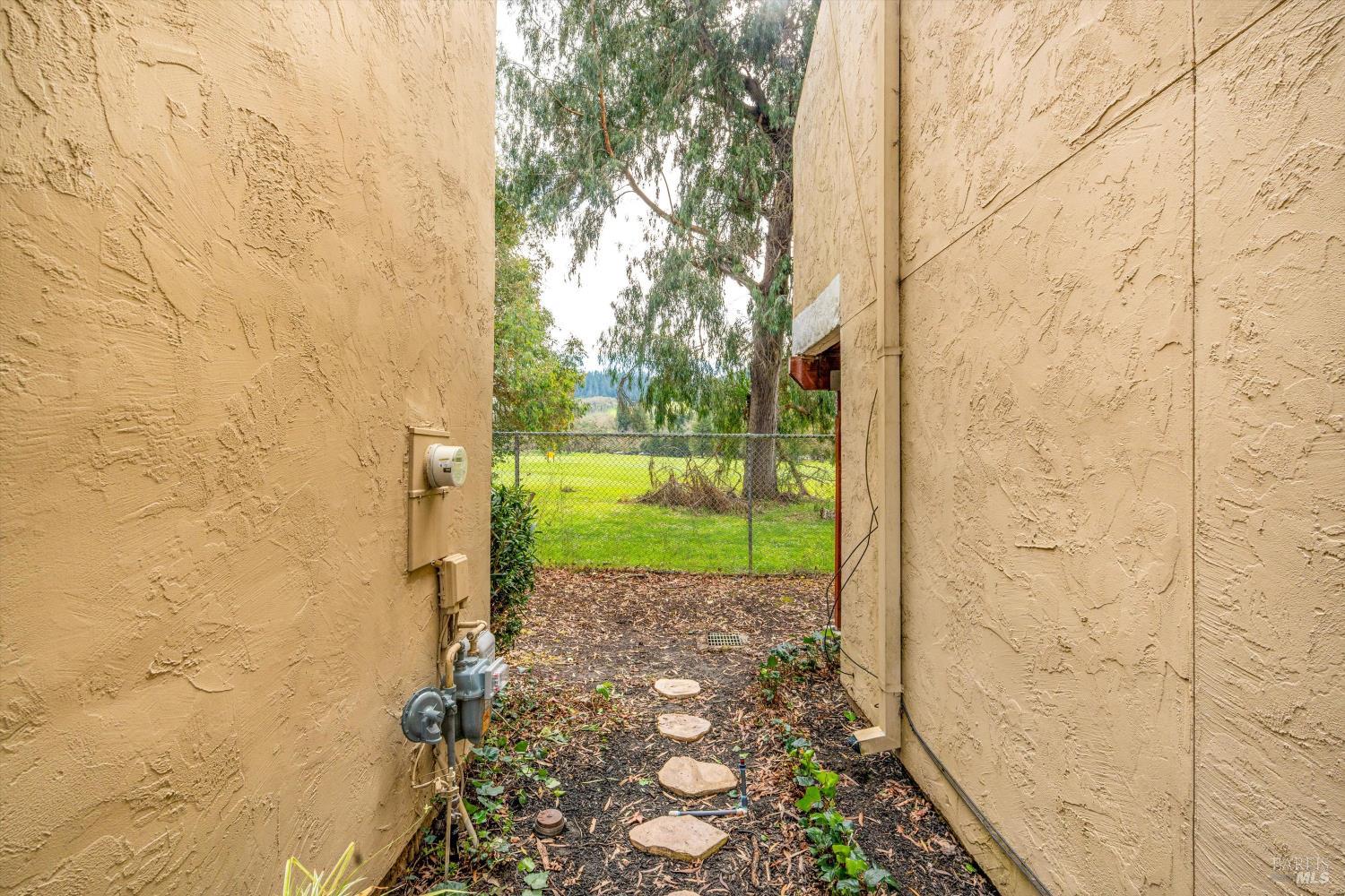 Detail Gallery Image 36 of 54 For 3098 Yulupa Ave, Santa Rosa,  CA 95405 - 2 Beds | 1/1 Baths