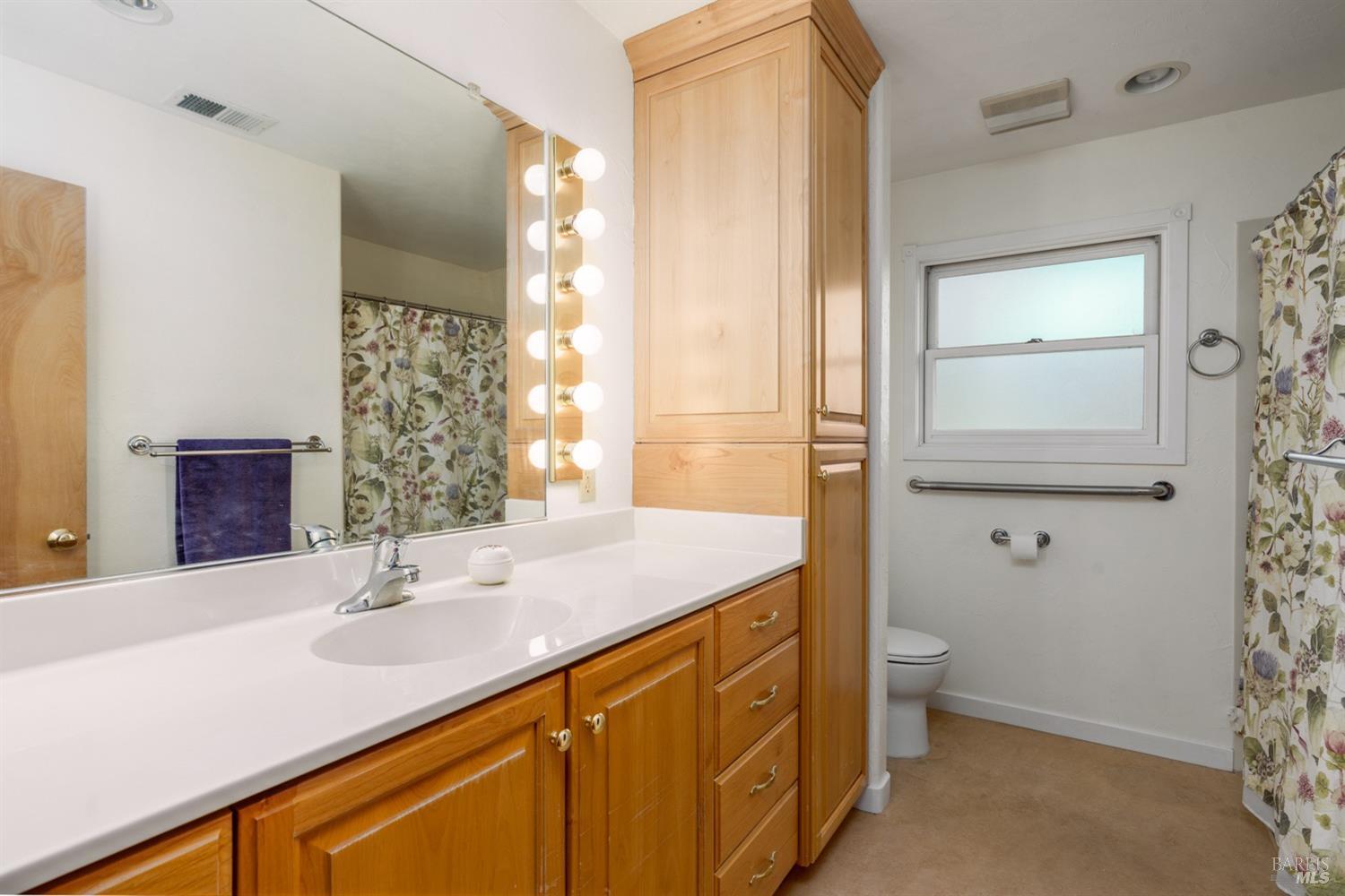 Detail Gallery Image 21 of 27 For 3200 Road J Unkn, Redwood Valley,  CA 95470 - 4 Beds | 3/1 Baths