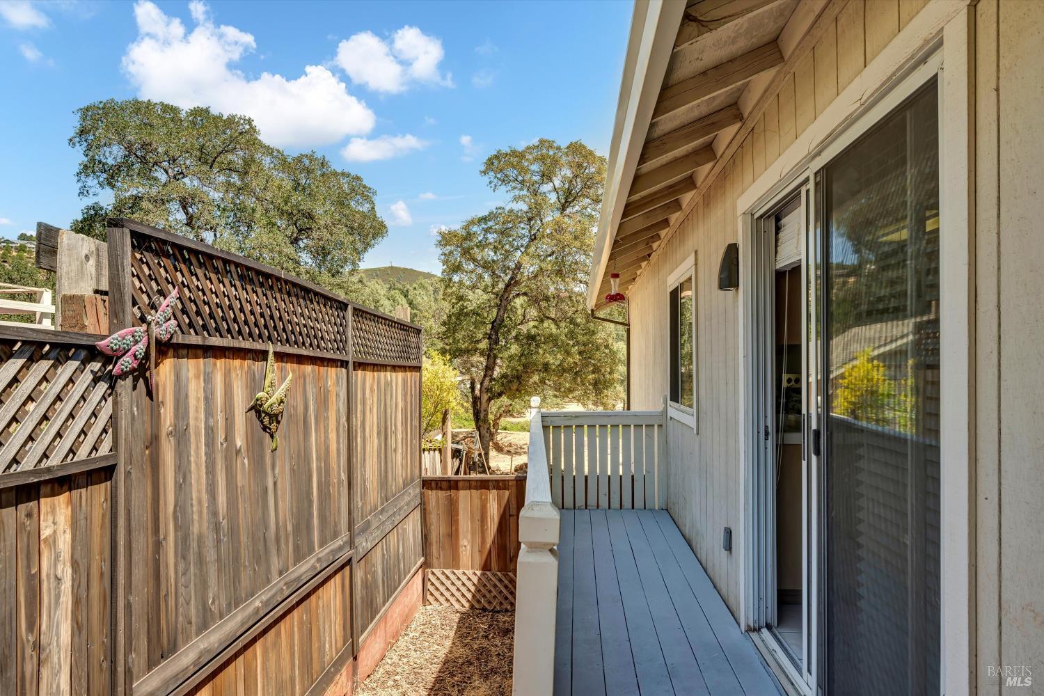 Detail Gallery Image 12 of 30 For 18278 N Shore Dr, Hidden Valley Lake,  CA 95467 - 3 Beds | 2 Baths