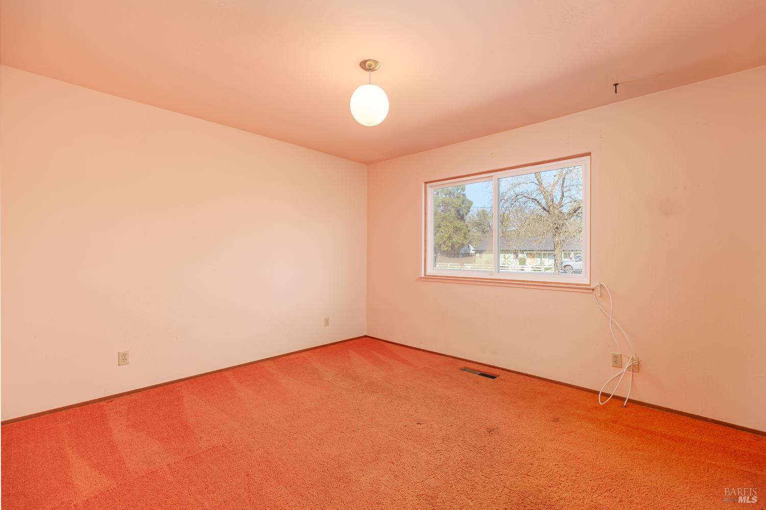 Detail Gallery Image 16 of 39 For 19360 Linden St, Sonoma,  CA 95476 - 3 Beds | 2 Baths