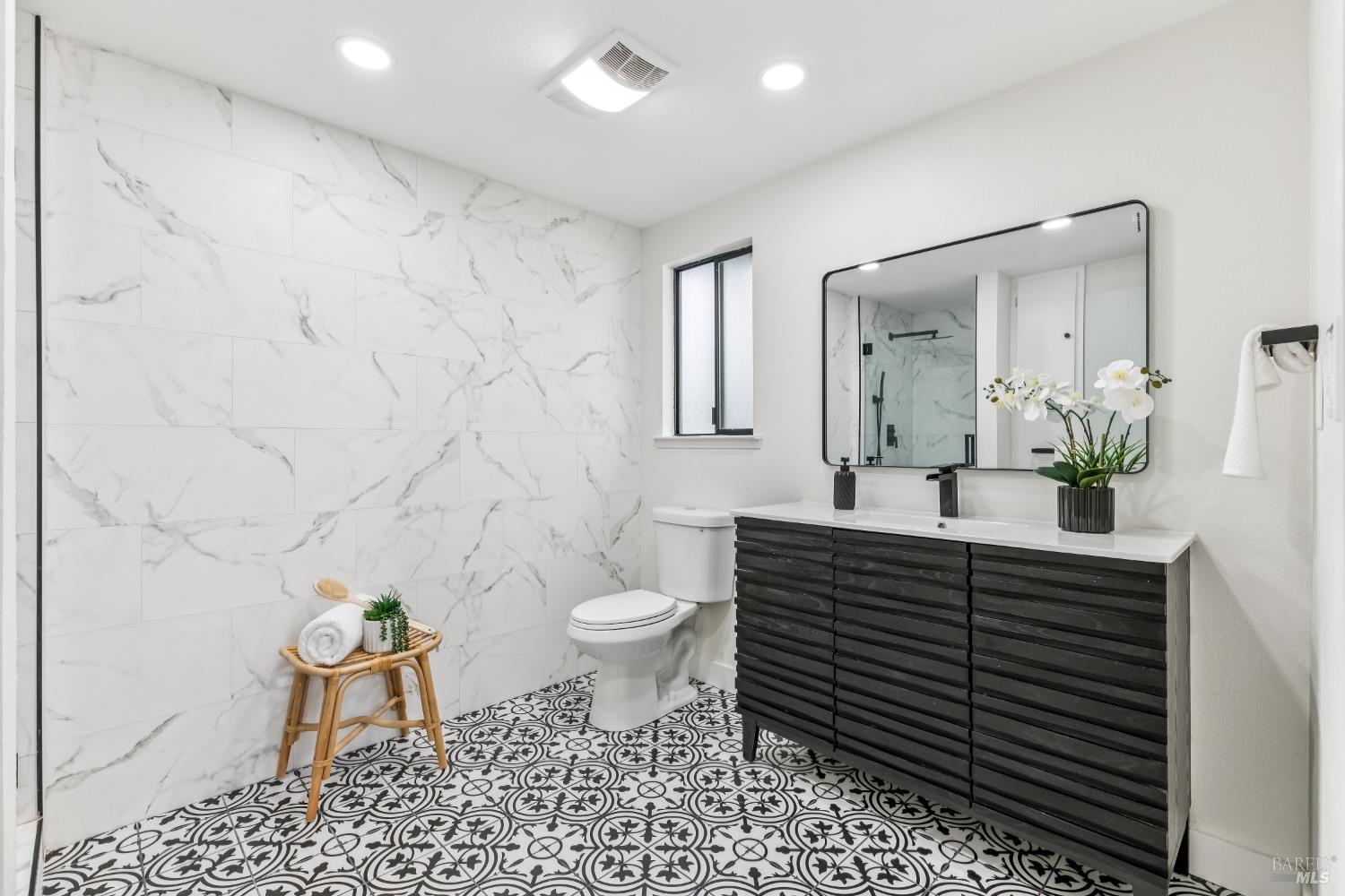 Detail Gallery Image 25 of 49 For 113 Greenridge Ct, Petaluma,  CA 94952 - 5 Beds | 3/1 Baths