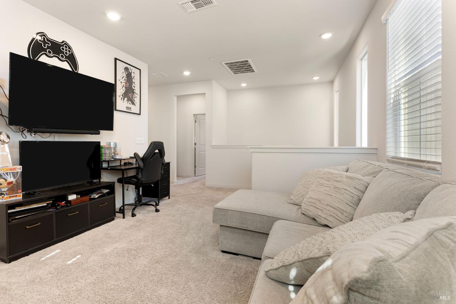 Detail Gallery Image 19 of 38 For 2874 Shaver St, Fairfield,  CA 94533 - 5 Beds | 3 Baths