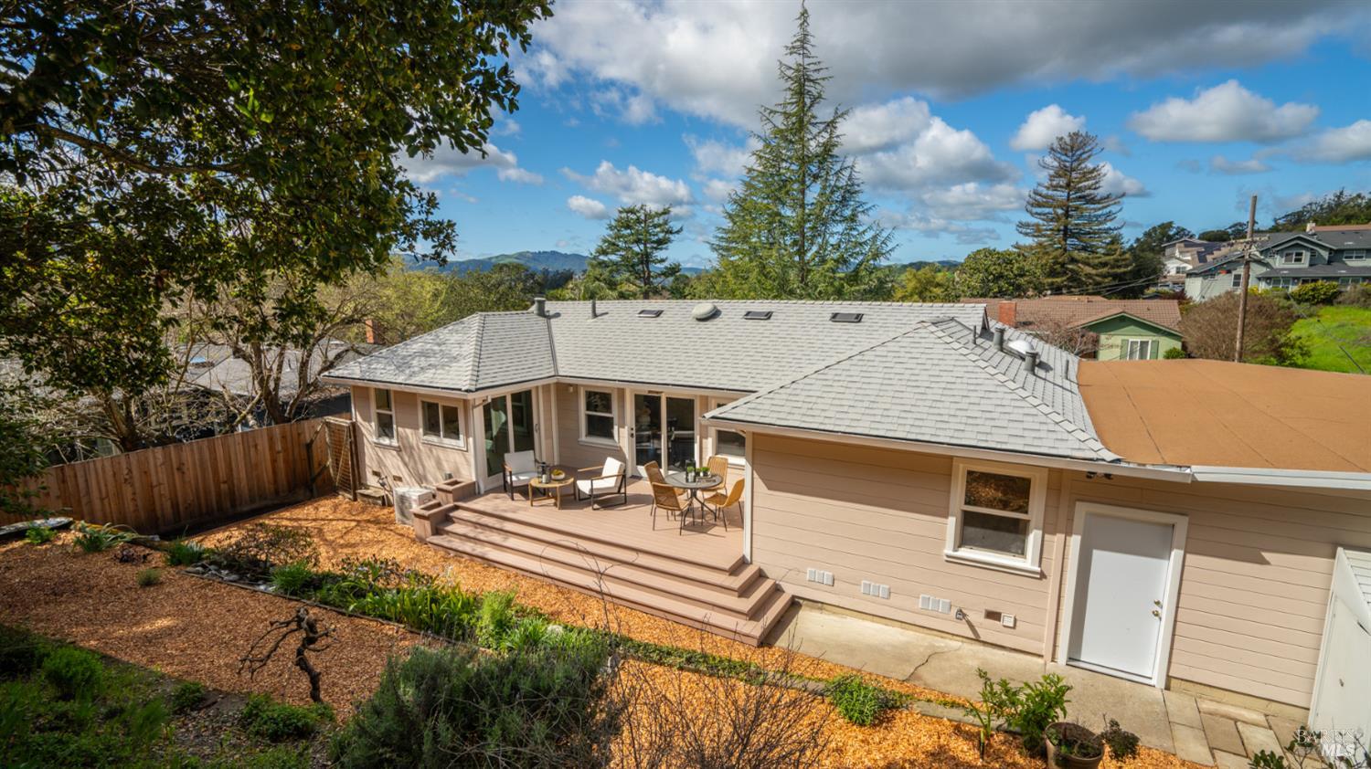 Detail Gallery Image 35 of 48 For 6 Sherwood Pl, Novato,  CA 94945 - 3 Beds | 1/1 Baths