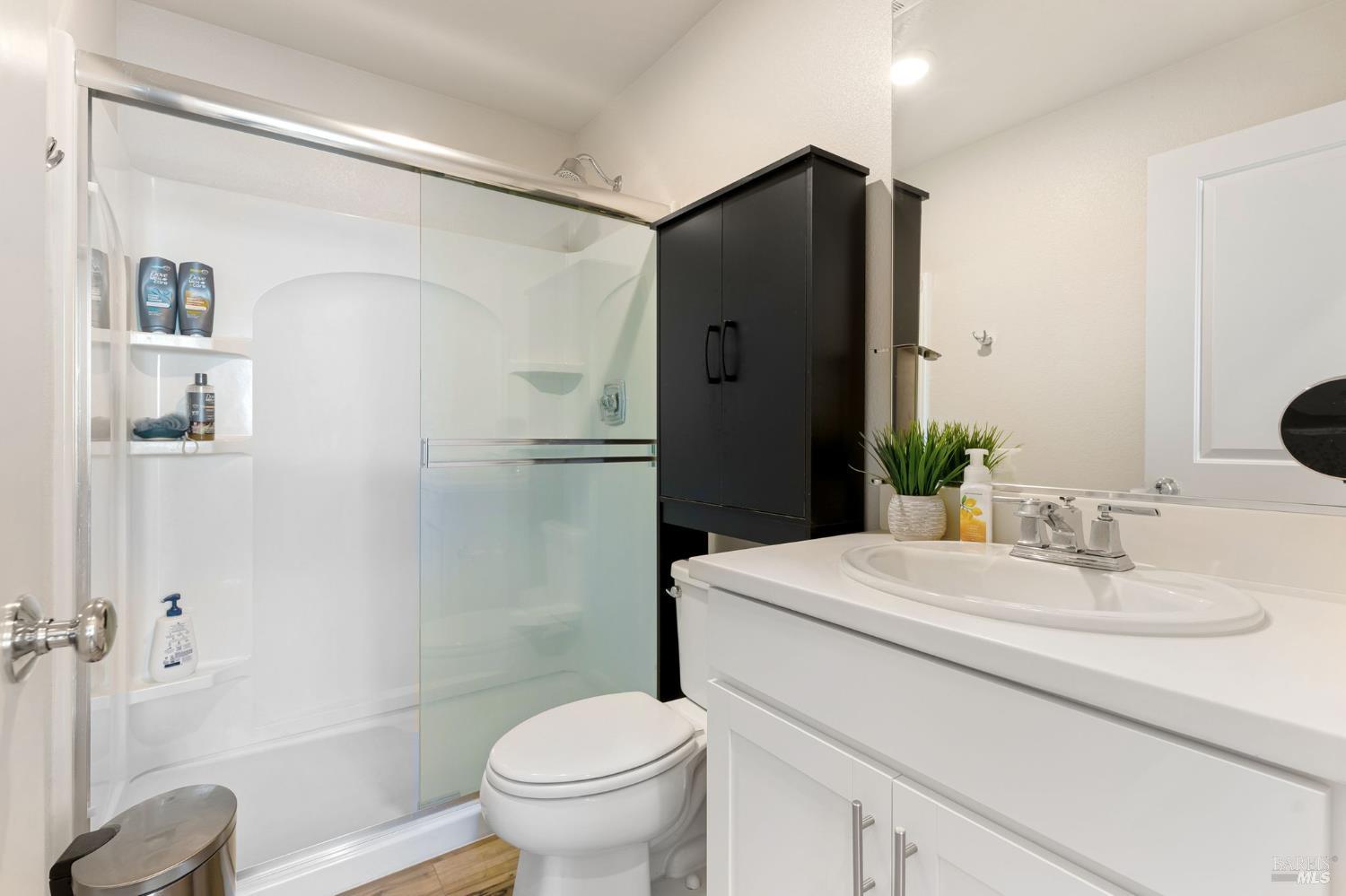 Detail Gallery Image 8 of 38 For 2874 Shaver St, Fairfield,  CA 94533 - 5 Beds | 3 Baths