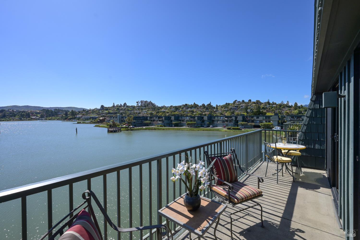Detail Gallery Image 13 of 23 For 4 Greenwood Cv #F,  Tiburon,  CA 94920 - 2 Beds | 2 Baths