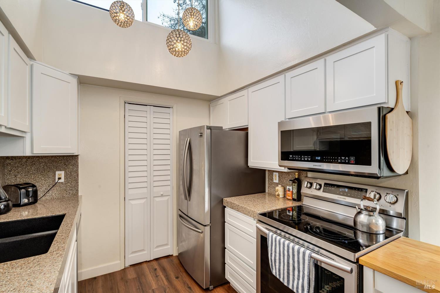 Detail Gallery Image 22 of 54 For 3098 Yulupa Ave, Santa Rosa,  CA 95405 - 2 Beds | 1/1 Baths