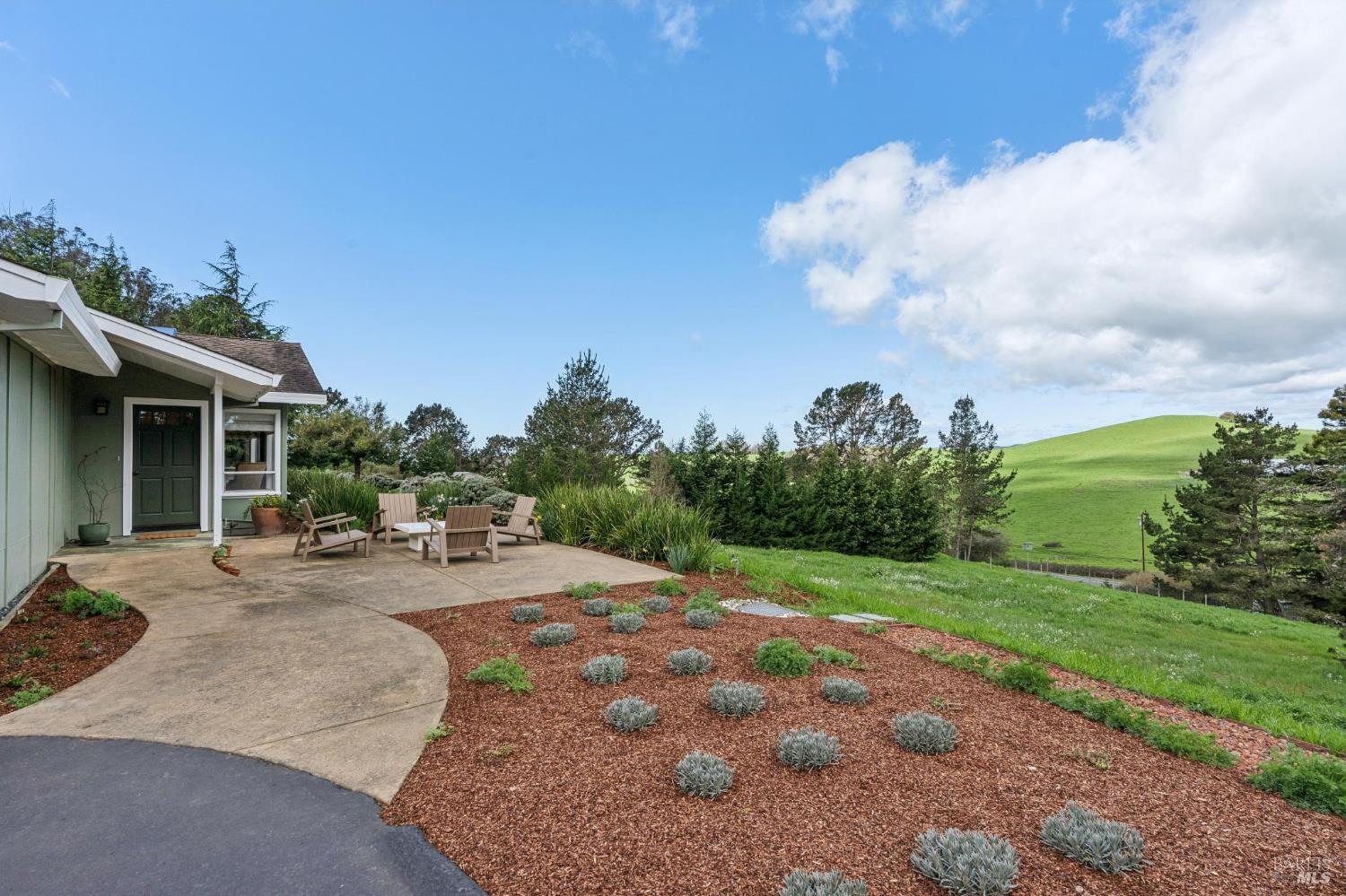 Detail Gallery Image 11 of 92 For 5855 Bodega Ave, Petaluma,  CA 94952 - 3 Beds | 2/1 Baths