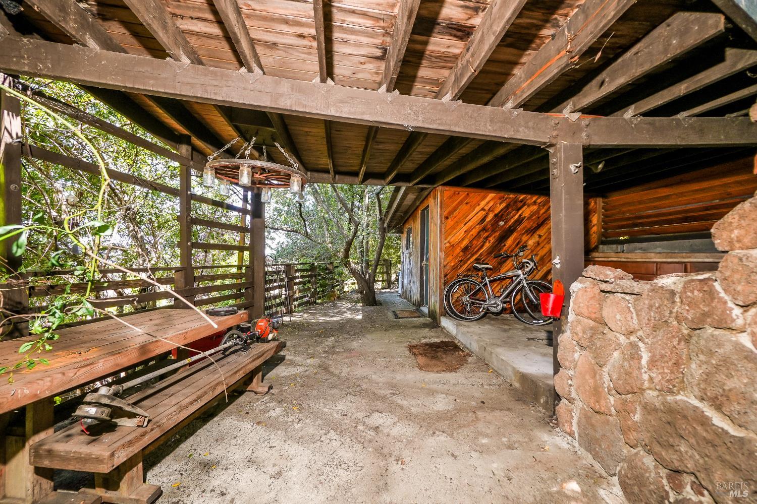 Detail Gallery Image 28 of 38 For 21 Red Rock Way, San Rafael,  CA 94903 - 3 Beds | 2/1 Baths