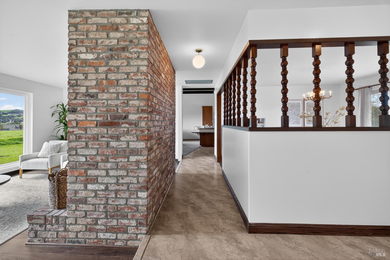 Detail Gallery Image 12 of 70 For 101 Mcbrown Rd, Petaluma,  CA 94952 - 4 Beds | 2/1 Baths