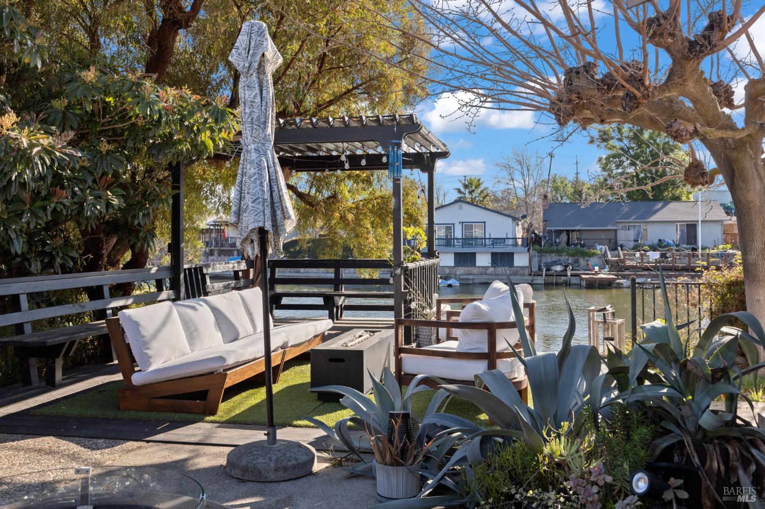 Detail Gallery Image 21 of 63 For 120 E Lake Dr, Antioch,  CA 94509 - 4 Beds | 2 Baths