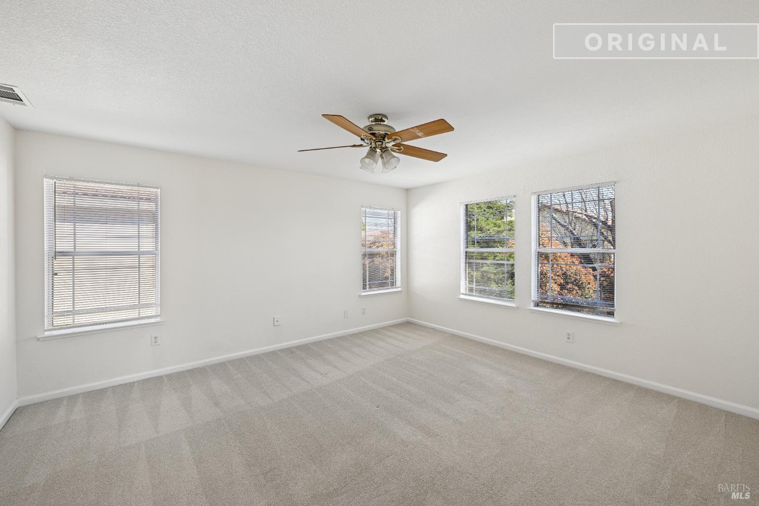 Detail Gallery Image 21 of 46 For 231 Roundhill Ct, Vacaville,  CA 95687 - 3 Beds | 2/1 Baths