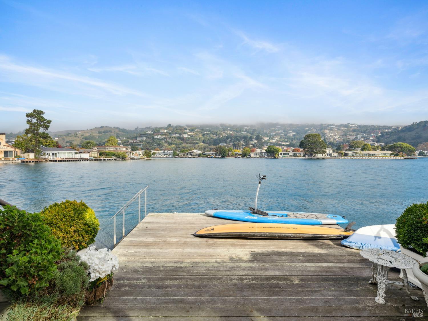 Detail Gallery Image 14 of 19 For 216 San Rafael Ave, Belvedere,  CA 94920 - 3 Beds | 2 Baths