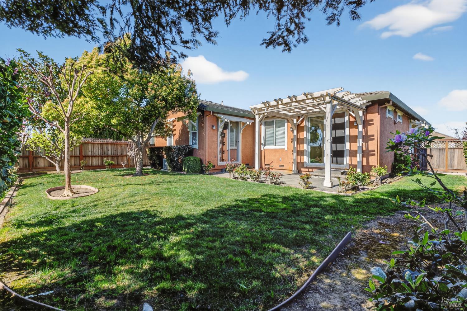 Detail Gallery Image 3 of 19 For 1912 Montevino Dr, Santa Rosa,  CA 95407 - 3 Beds | 2 Baths