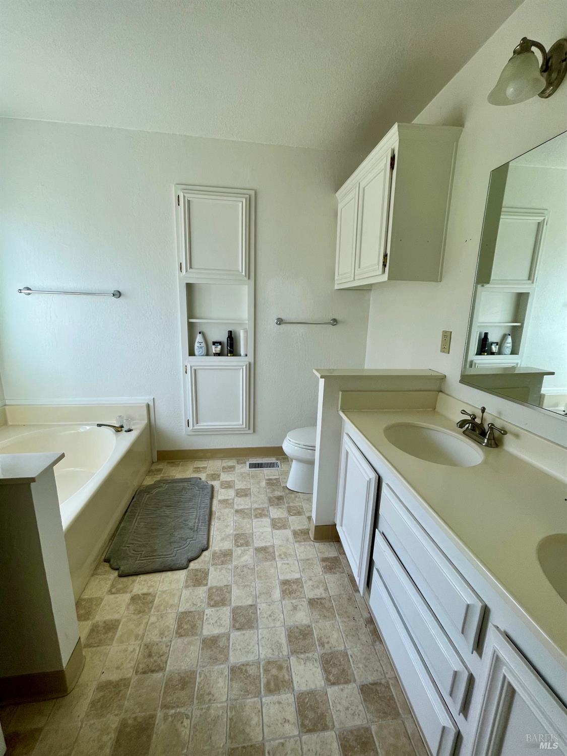 Detail Gallery Image 16 of 22 For 4867 Lakeville Hwy, Petaluma,  CA 94954 - 3 Beds | 2 Baths