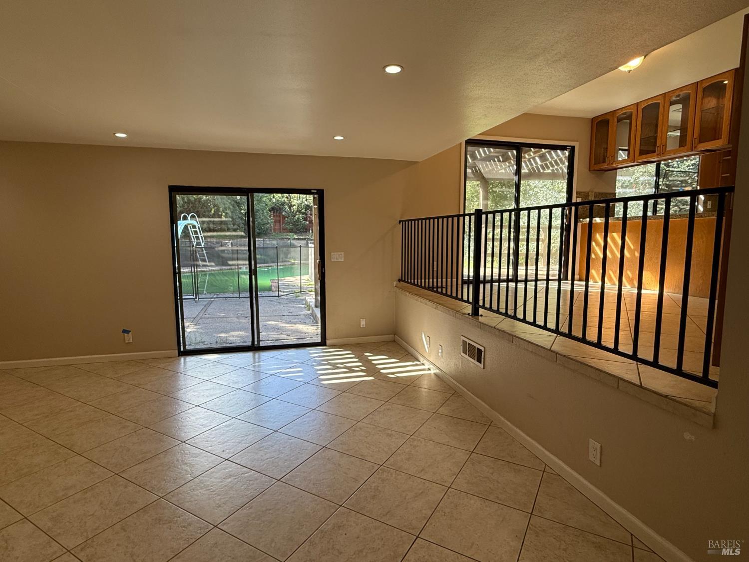 Detail Gallery Image 15 of 31 For 497 Americano Way, Fairfield,  CA 94533 - 4 Beds | 2/1 Baths