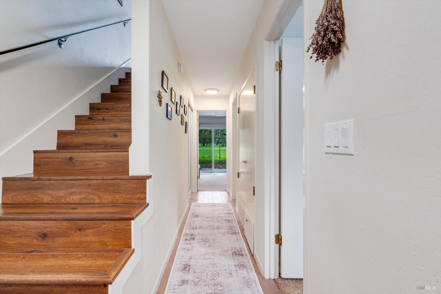 Detail Gallery Image 4 of 54 For 3098 Yulupa Ave, Santa Rosa,  CA 95405 - 2 Beds | 1/1 Baths